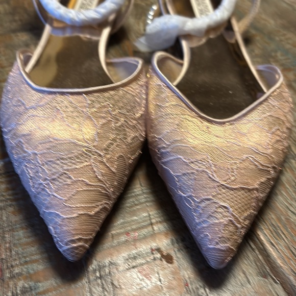 Badgley Mischka Fawn Pointed Toe Flat Pearl soft blush ☺️ - Picture 2 of 11
